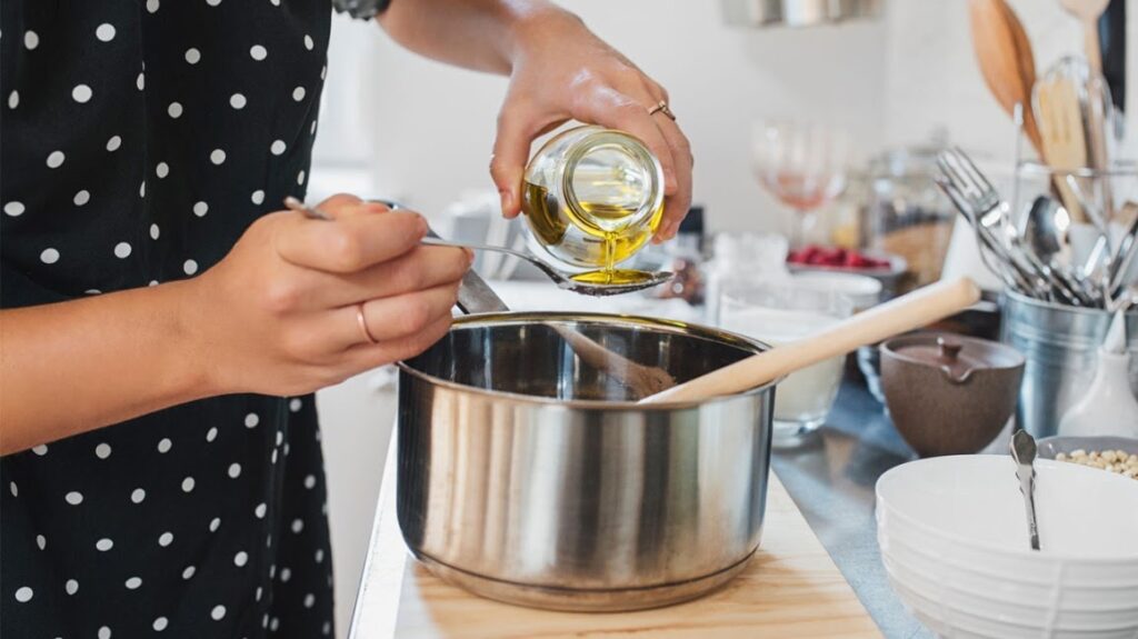 5 loại dầu ăn tốt cho sức khỏe khuyên dùng cho nấu ăn